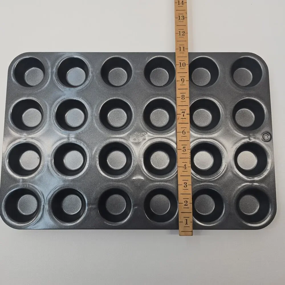 Pampered Chef Mini Muffin Cupcake Tart Pan 24 Hole #1606 Non Stick